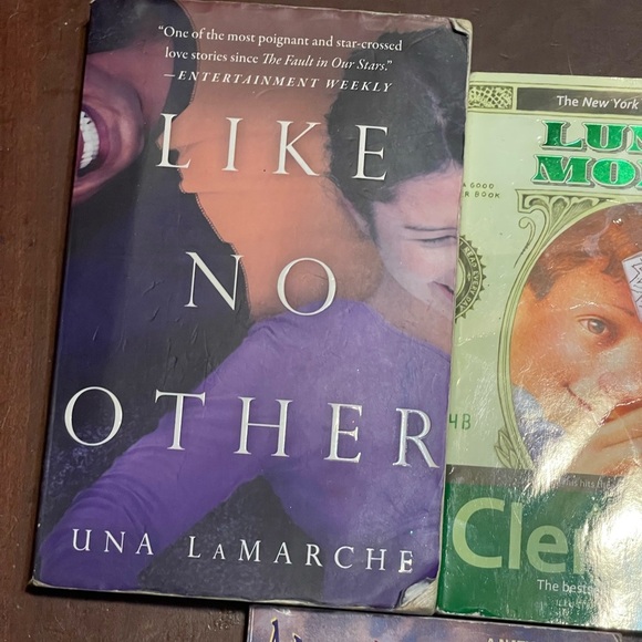 Teen young adult books - Picture 2 of 7